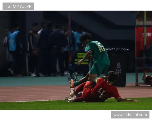 中国球迷心中的最爱 足球明星排行榜揭秘与影响力分析 中国球迷心中的最爱 足球明星排行榜揭秘与影响力分析