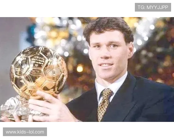 全球顶级足球明星的成长之路与传奇经历探秘 全球顶级足球明星的成长之路与传奇经历探秘