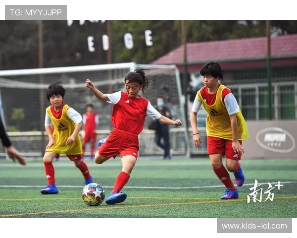 足球少女球星风采展现青春力量与梦想追逐 足球少女球星风采展现青春力量与梦想追逐