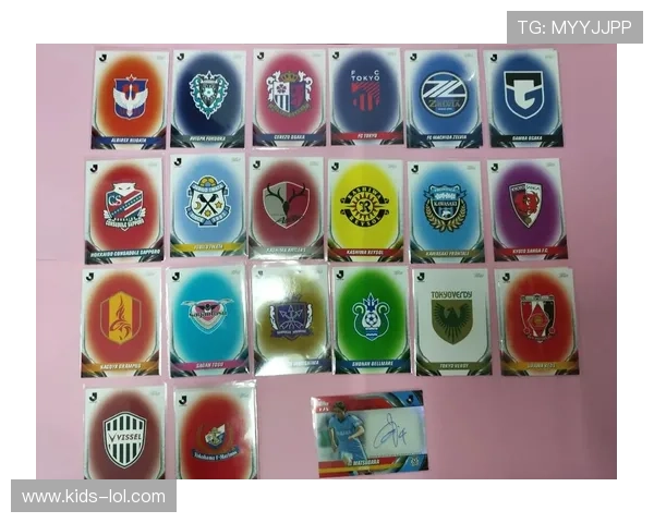 足球球星卡与游戏卡的区别解析及收藏价值对比